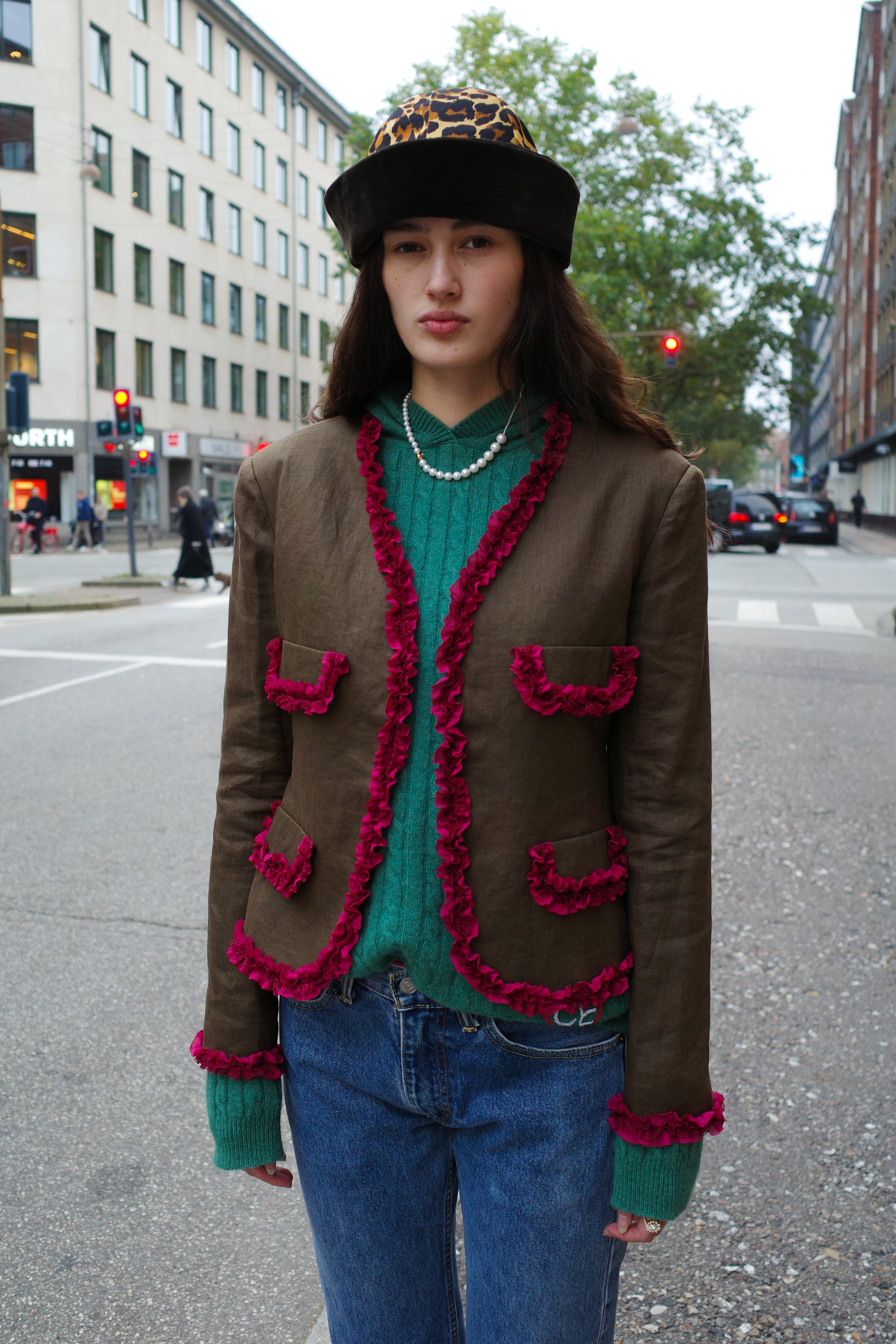 Tusnelda Jacket  - Olive w. Fuschia ruffle