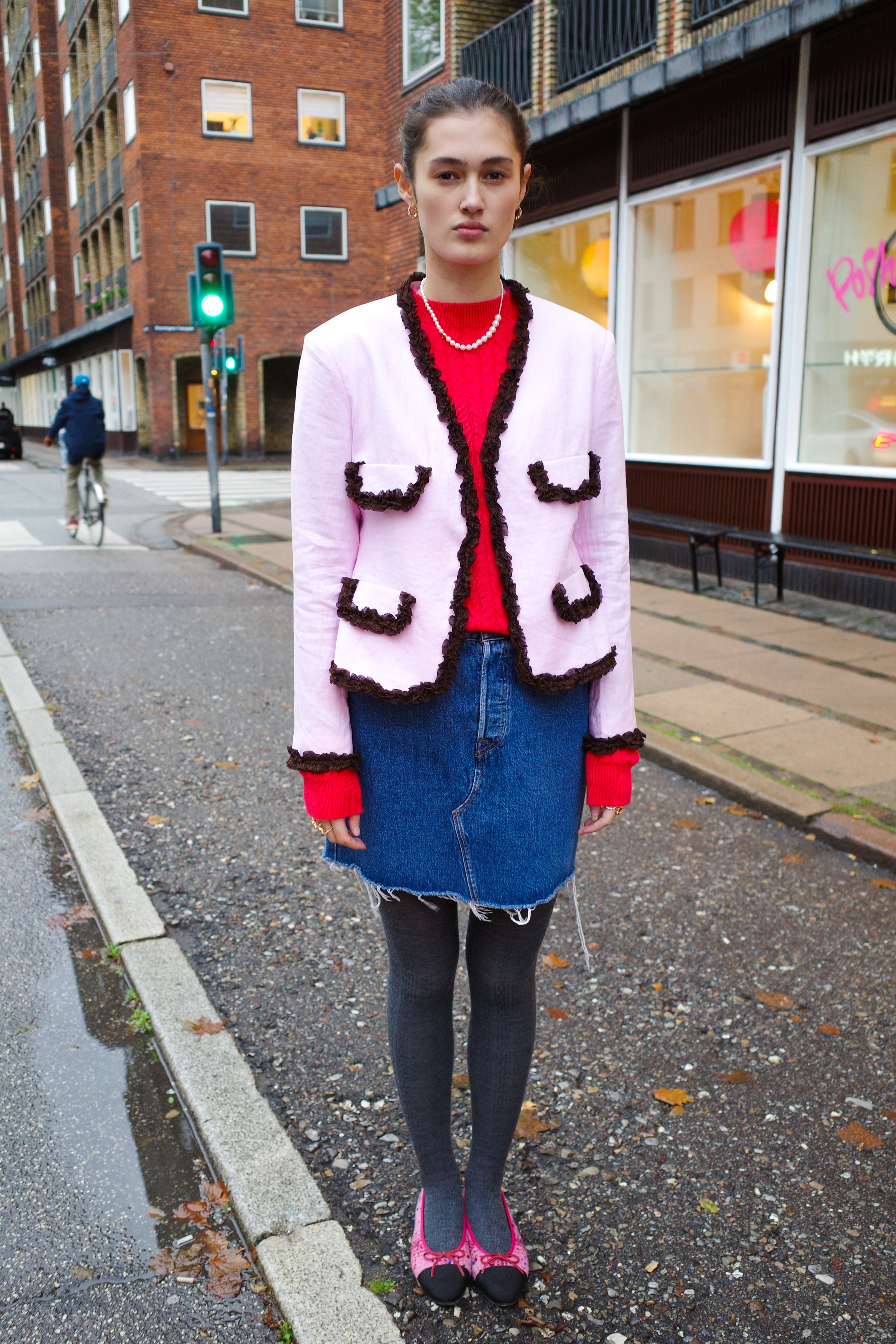 Tusnelda Jacket  - Pale Pink w. Brown ruffle