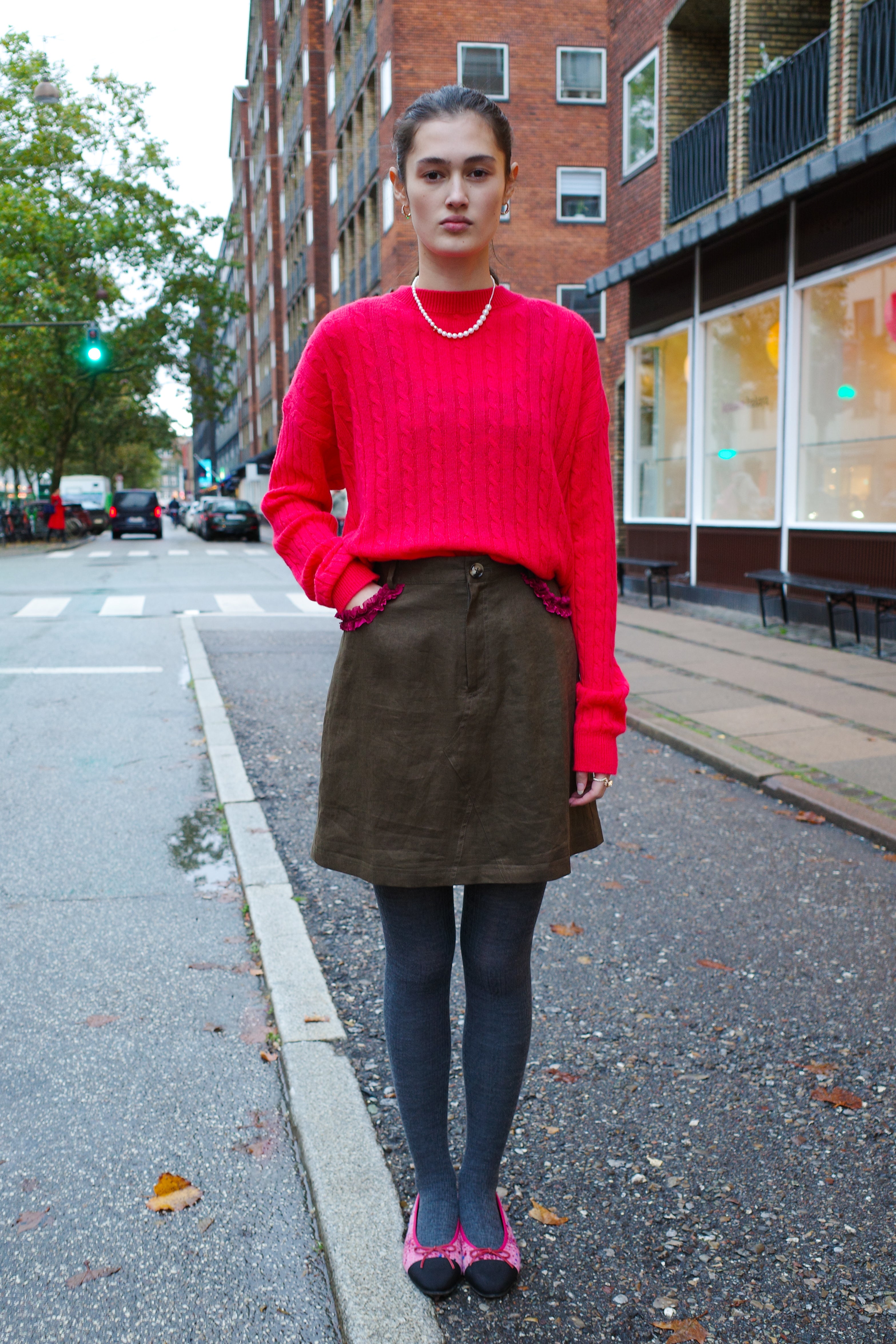 Nunu Skirt - Olive w. Fuschia ruffle