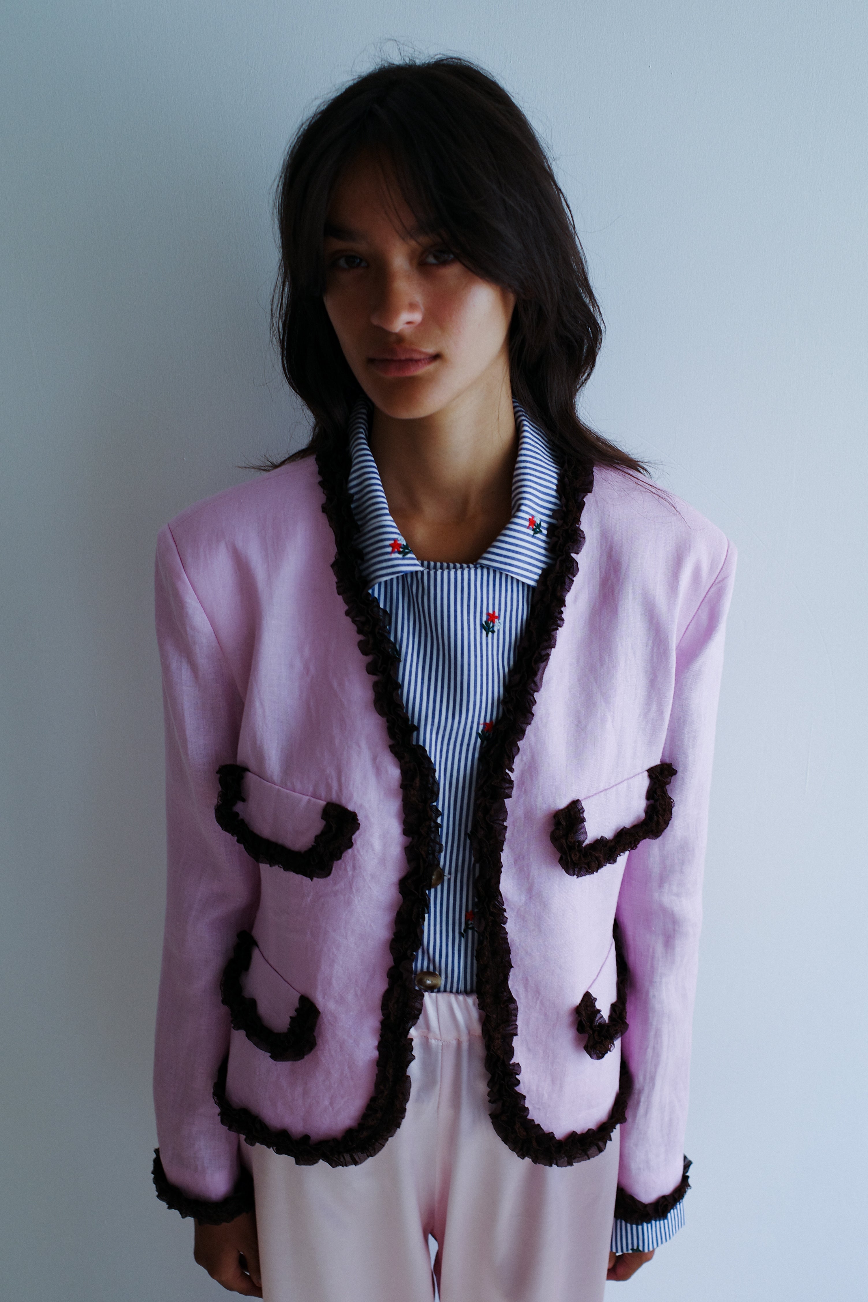 Tusnelda Jacket  - Pale Pink w. Brown ruffle