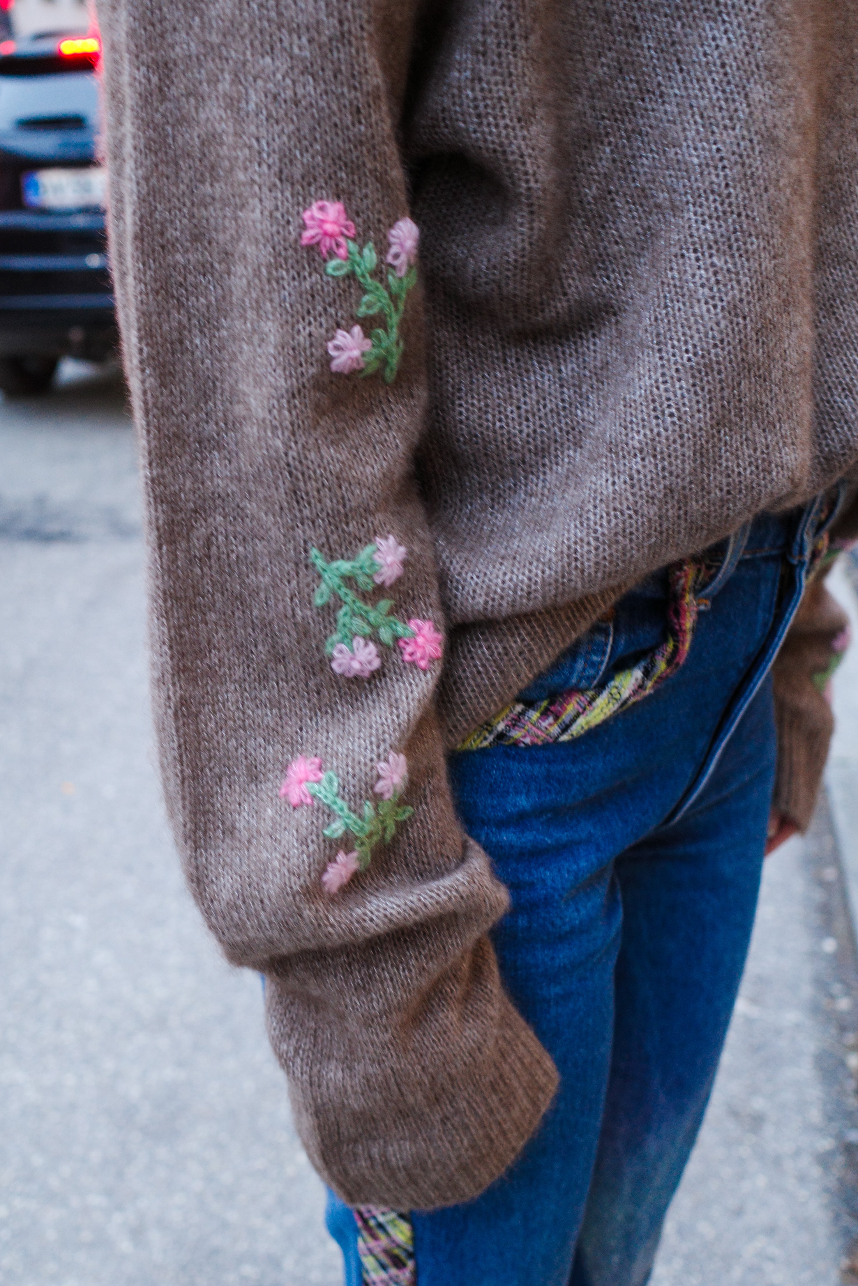 Agnes Roll Neck - Mushroom w. Flowers